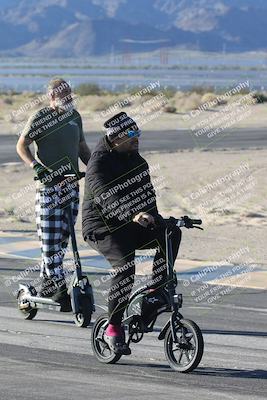 media/Jan-15-2026-Racers Edge (Thu) [[dfebeb70ab]]/1-Around the Pits-Track Walk/